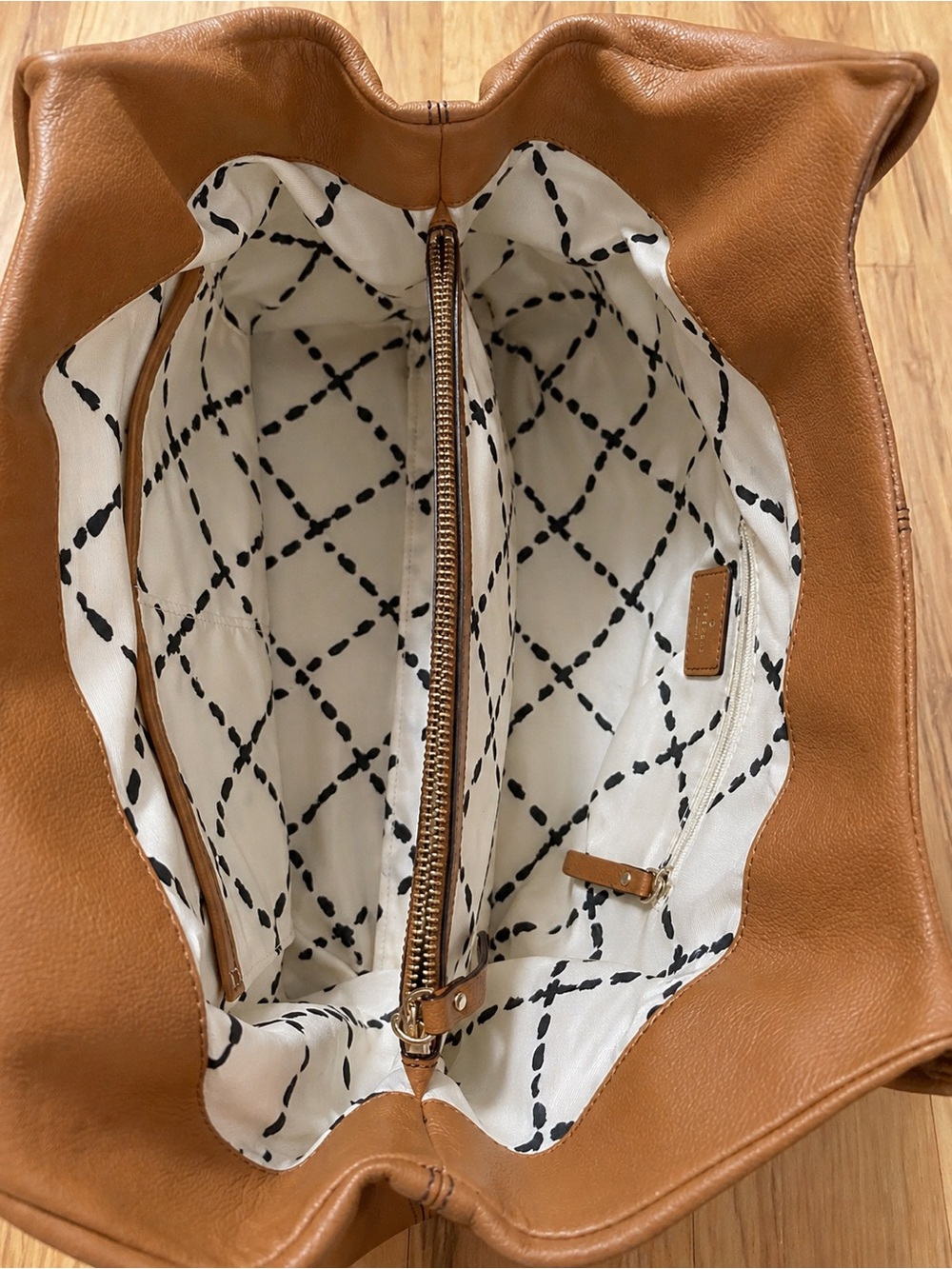 👜 Kate Spade New York Leather Shoulder Bag – Color Camel - Picture 8 of 9